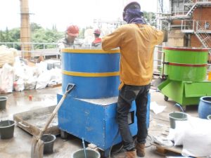Pencampuran Castable/Semen Cor Tahan Api Ke Mesin Mixer
